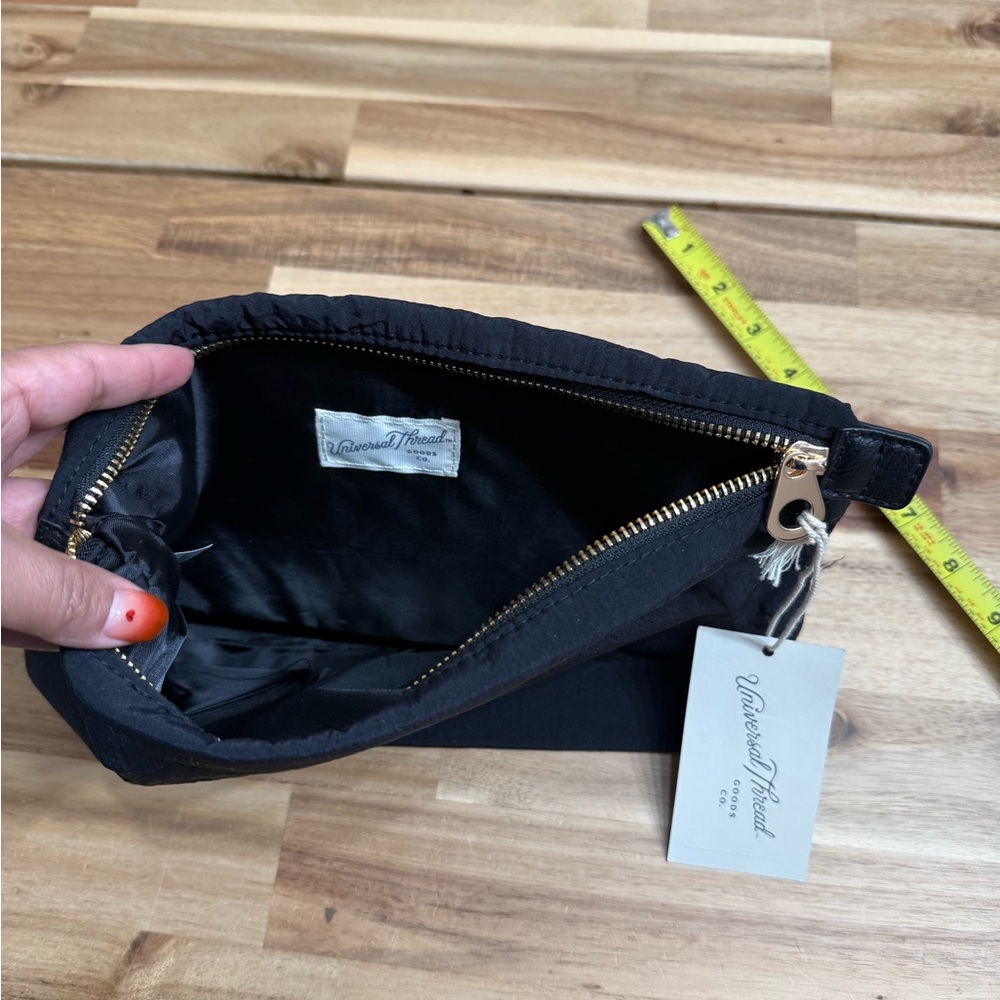 Universal Thread Cosmetics Pouch - Picture 5 of 5